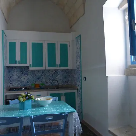 Facile - La Corte * 奥特朗托